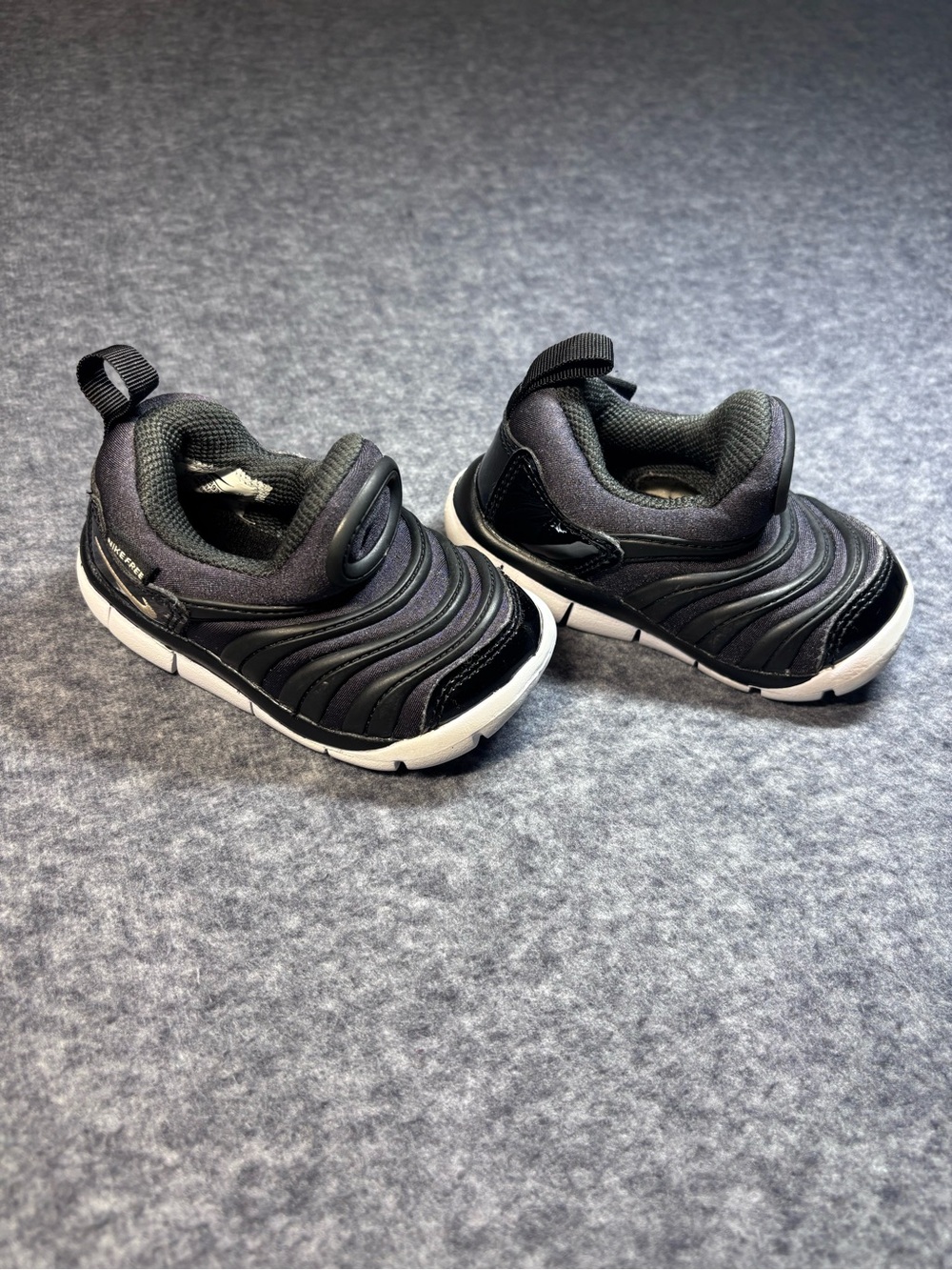 Nike Dynamo Black and White Toddlers' Slip-On Sneakers 5C